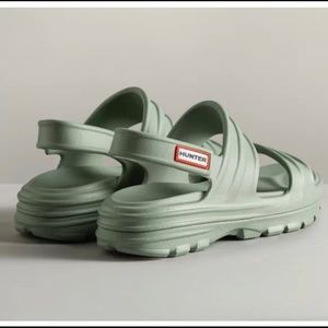 NEW in box Hunter brand Hunter Boots Sandals (algae bloom) size 8 green color